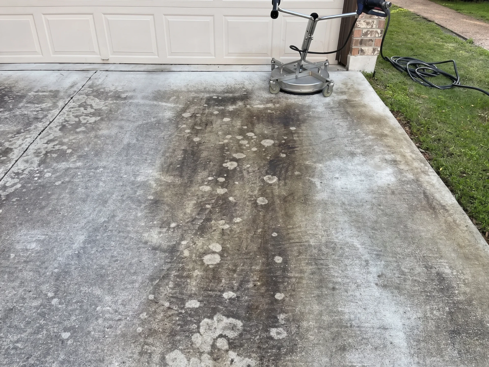 Driveway power washing — before